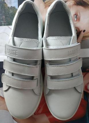 Mante white! брендовые кожаные белые женские туфли на липучках кроссовки слипоны кеды9 фото