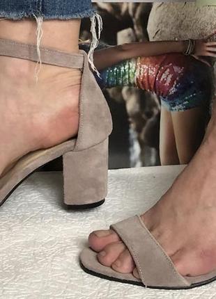Mia style! классические летние женские бежевые замшевые босоножки на каблуке 6, 5 см3 фото