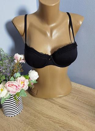 Бюстгальтер на тонкому поролоні розміру 85a