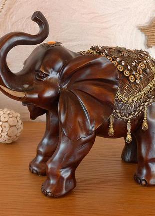 Фігура слона із прикрасами, хобот до верху 30см h2623-3d