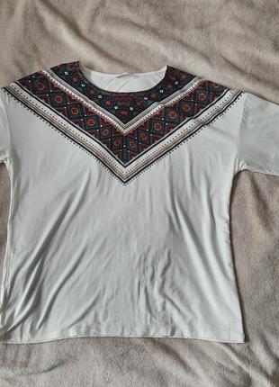 Нова футболка