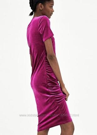 Платье велюровое бархатное платье цвета фуксии3 фото