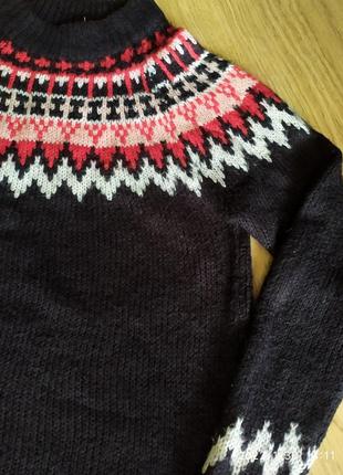 Шикарный свитеров с орнаментом2 фото