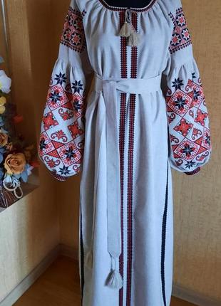 Жіеоча вишита сукня
