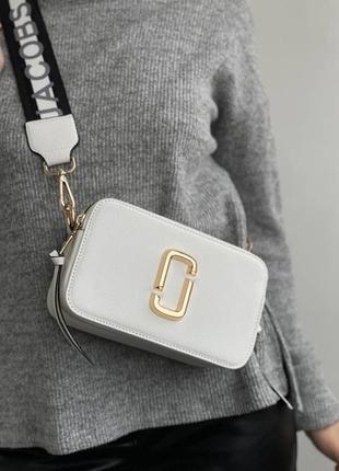 Сумка Сумка marc jacobs the snapshot dark beige gold  белая с золотистым женская