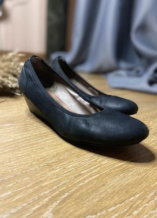 Кожаные женские туфли балетки черные5 фото