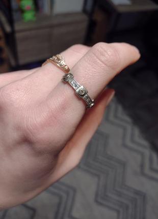 Кольцо серебряное с цирконами