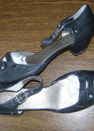 Рр 38 - 25,2 см нові ексклюзив стильні туфлі від beryl шкіра
