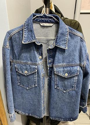 Джинсова оверзайз куртка zara s