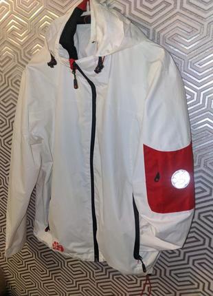 Большая куртка ветровка