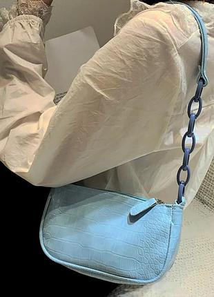 Голубая сумочка багет