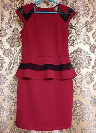 Платье с баской