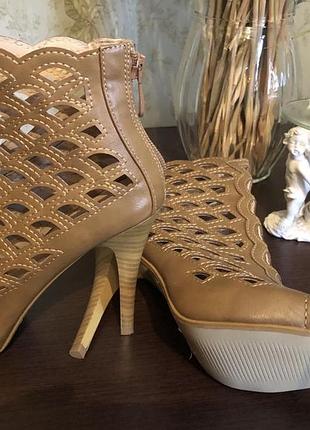 Ботильоны новые