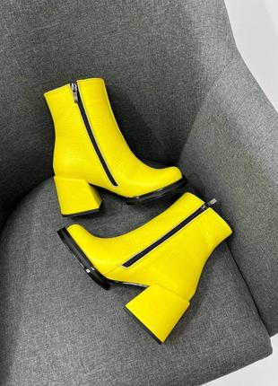 Эксклюзивные ботинки из натуральной итальянской кожи желтыет7 фото