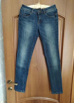 Джинсы
