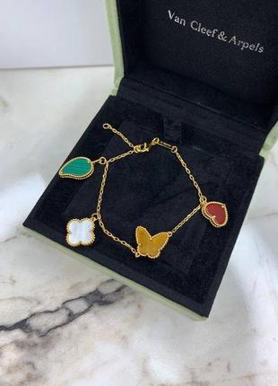 Браслет с кулонами с покрытием золота