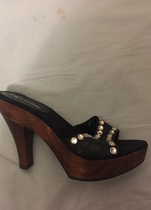 Сабо на високому каблуці