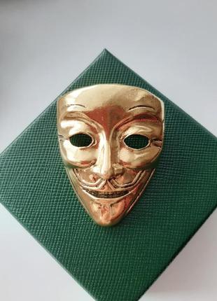 Акцентна ефектна брошка-кулон "маска" унісекс колір блискуче золото під вінтаж золота золотиста театральна маска обличчя чоловіка5 фото