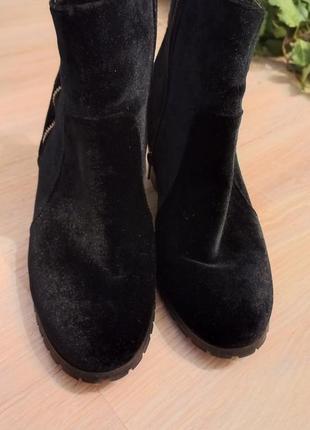 Велюрові чорні чобітки черевики ботильйони демісезонні2 фото