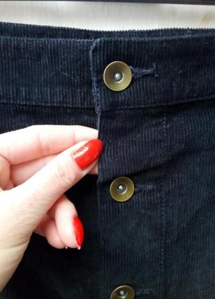 Классная чёрная вельветовая базовая мини юбка на пуговицах 🔥3 фото
