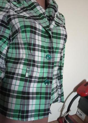 Женская зелёная клетчатая рубашка5 фото