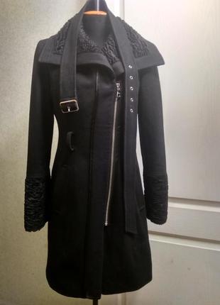 Фирменное чёрное пальто guess2 фото