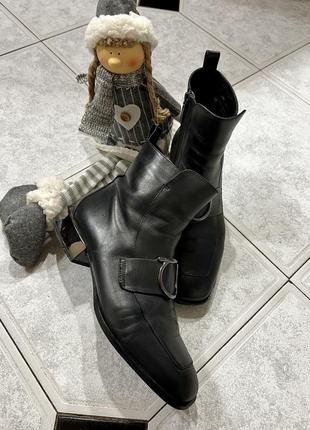 Чёрные кожаные ботинки  /ботинки с квадратным носком