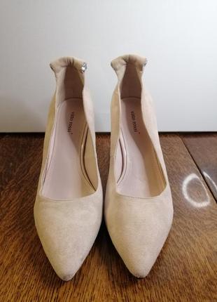 Чудові туфлі vitto rossi!