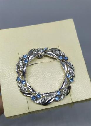 Брошка віночок