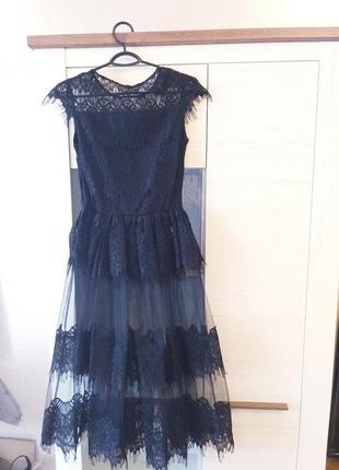 Дуже гарне вечірнє плаття з фатином