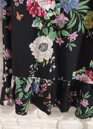 Сукня в квітковий принт на запах з воланами7 фото