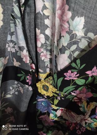 Сукня в квітковий принт на запах з воланами6 фото