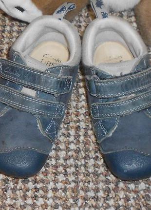 Туфли пинетки clarks натуральная кожа. размер 22 (стелька 14 см)3 фото