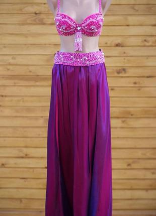 Красивый фиолетовый восточный костюм
