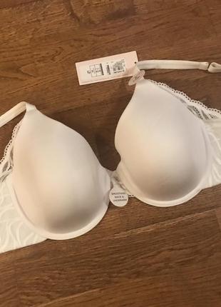 Гладкий белый бюстгальтер m&s, p. 32dd / 70e6 фото