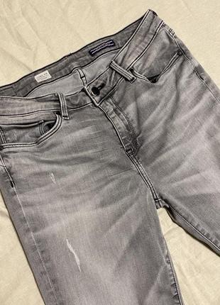 Серые зауженные джинсы tommy hilfiger5 фото