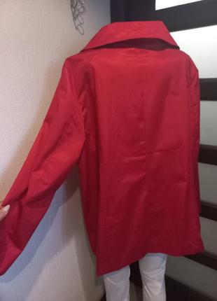 Свободная красная куртка ветровка дождевик пиджак жакет плащ7 фото