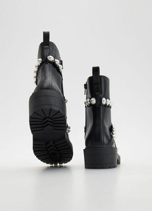 Нові фірмові черевики з жемчуженками