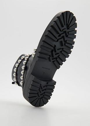 Нові фірмові черевики з жемчуженками