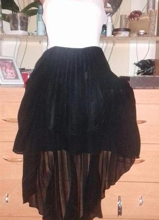 Комбинированное вечернее платье с юбкой-плиссе гофре со шлейфом от glamorous