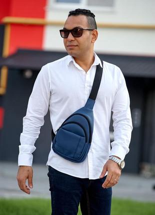 Мужская сумка-слинг компактная и с удобными отделениями для активного образа жизни1 фото
