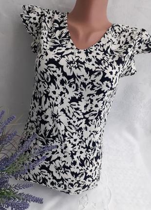 Блуза 100% віскоза креповая з чорно-білим принтом з рукавом-метеликом1 фото