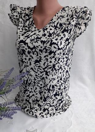 Блуза 100% віскоза креповая з чорно-білим принтом з рукавом-метеликом3 фото