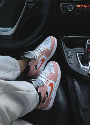 Nike air jordan 1 retro ‘pink/orange’
 женские кроссовки найк аир джордан5 фото