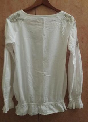 Белая  брендовая  блуза -подарок при покупке  3-х вещей из рубрики (куртки,платья,кофты, штаны)2 фото
