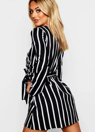 Платье-футляр в полоску с запахом  размер 46