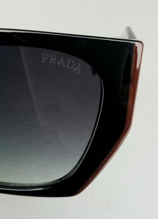 Окуляри в стилі prada стильні жіночі сонцезахисні окуляри темно сірий градієнт в чорно коричневій оправі8 фото