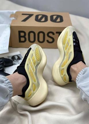 Кроссовки The lateral side of the Adidas Yeezy Boost 380 Alien