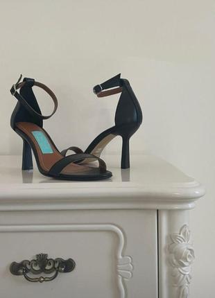 Шкіряні босоніжки на підборах чарочка ручна робота за вашими мірками