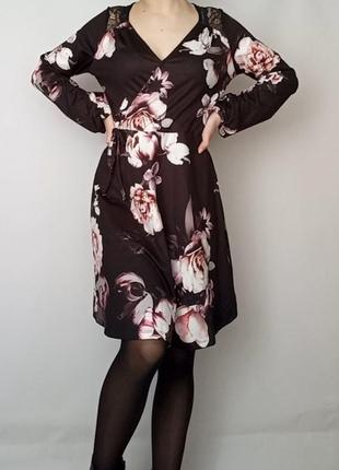 Чорне плаття з квітковим принтом2 фото